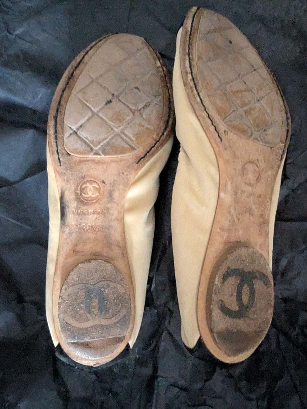 Tan and black Chanel ballet flats. - Picture 4 of 5